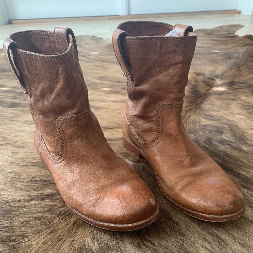 Frye Anna Shortie boot